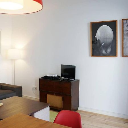 Two Bedroom Apt In Historic Location! Close To The River 리스본 외부 사진