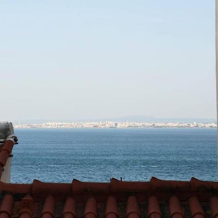 Two Bedroom Apt In Historic Location! Close To The River 리스본 외부 사진