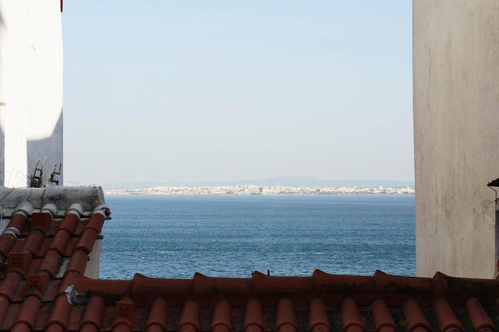 Two Bedroom Apt In Historic Location! Close To The River 리스본 외부 사진