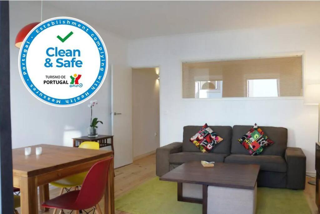 Two Bedroom Apt In Historic Location! Close To The River 리스본 외부 사진