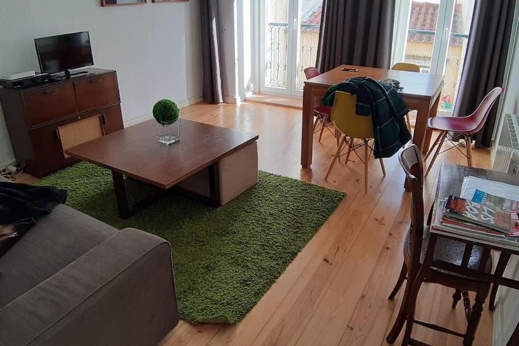 Two Bedroom Apt In Historic Location! Close To The River 리스본 외부 사진