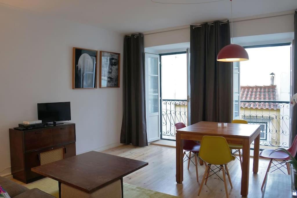 Two Bedroom Apt In Historic Location! Close To The River 리스본 외부 사진
